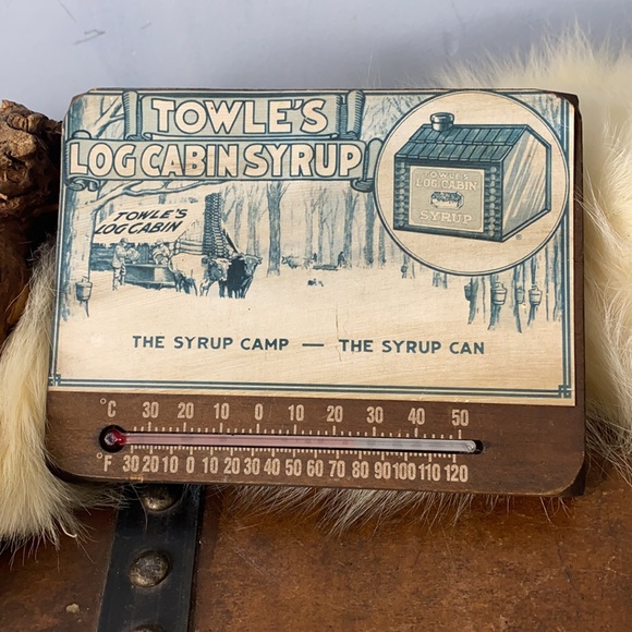 . Vintage 1984 Towle's Log Cabin Syrup Collection "Absolutely Pure Maple Syrup" - Picture 3 of 12